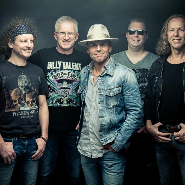 BORDERLINE- The Greatest Hits Show